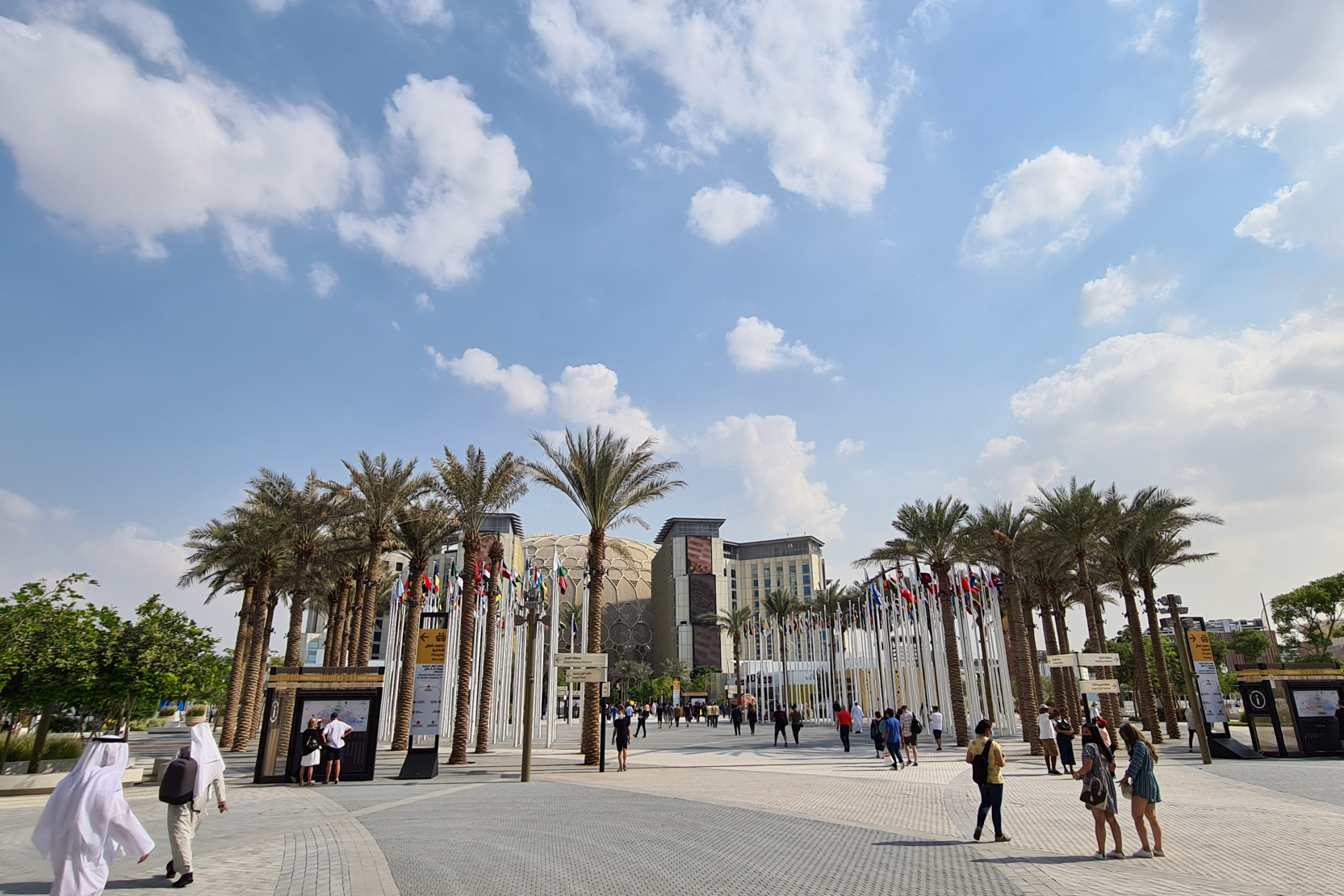 Homes in Expo City Dubai are crafted for greener, low-density living without giving up urban convenience. Choose villas and townhouses in Expo Valley, where natural landscaping, lakes and wildlife corridors create a serene backdrop, or opt for contemporary apartments at Mangrove Residences and Sky Residences in Expo Central with direct access to retail, dining and pedestrian routes. Freehold ownership, a car-light core and everyday mobility—cycling tracks, running paths and micromobility links—make Expo City Dubai ideal for families and professionals in aviation, logistics and technology working around Dubai South and Al Maktoum International Airport (DWC). Commutes are refreshingly short: approximately 10–15 minutes to DWC, 20–25 minutes to Jebel Ali, 25–30 minutes to Dubai Marina and 40–45 minutes to Downtown Dubai, depending on traffic.