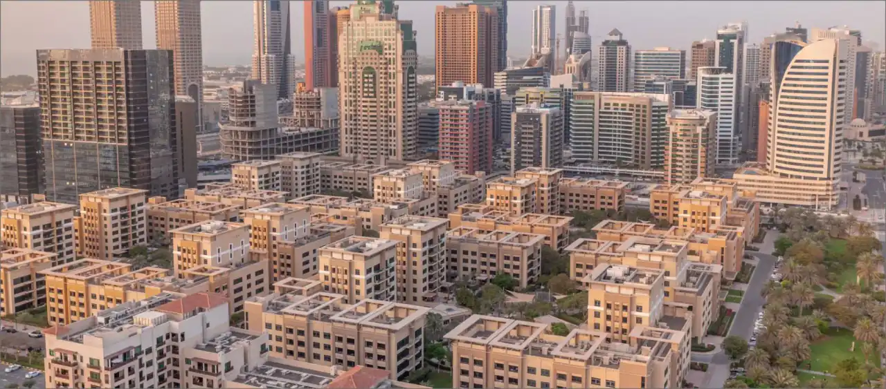 Life in Barsha Heights hums from morning coffee to late-night eats, with a neighborhood vibe that’s lively yet convenient. Ground-floor retail brings cafés, bakeries, salons and 24/7 groceries to your doorstep, while hotels like Grand Millennium Dubai Barsha Heights, Media Rotana and Byblos Hotel add destination dining, rooftop lounges and after-work social spots. You can walk to fitness clubs and pocket parks, get a check-up at nearby clinics and pharmacies, and be on the sand at Al Sufouh Beach in around 10 minutes. Families in Barsha Heights appreciate the proximity to established schools such as Regent International School in The Greens and GEMS Dubai American Academy in Al Barsha, plus quick links to Palm Jumeirah’s restaurants and Media City’s creative scene.